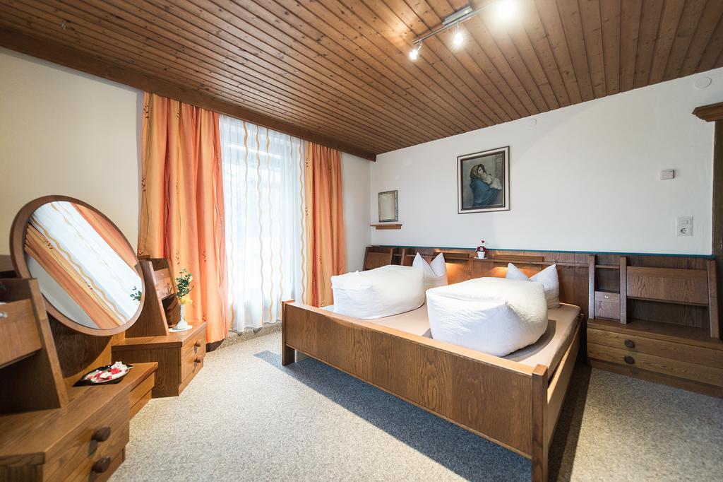 Ferienwohnungen Jutta カルテンバッハ 部屋 写真